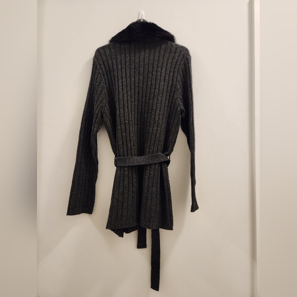 EUC Vintage fluffy collar cardigan with belt - Picture 2 of 4